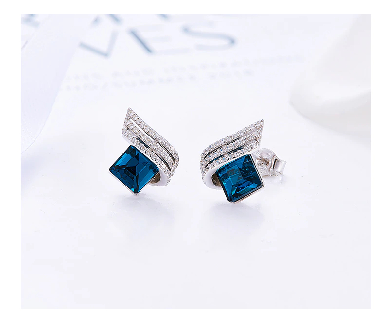Earrings with Shiny Cubic and Crystal
